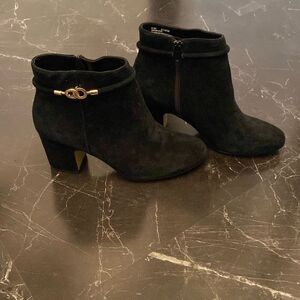 Bella Vita Diaz Booties Ankle Boots Womens 9.5 Wide Black Suede Bootie